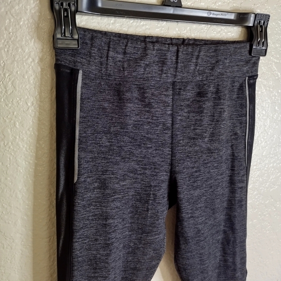 Koral Syndicate Cropped Dark Heather With Black Mesh Leggings Sz Xs - Picture 3 of 8